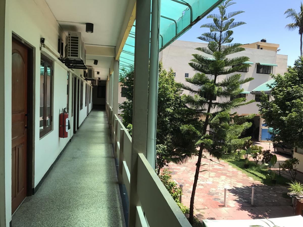 Gnaanams Hotel And Restaurant Jaffna Eksteriør bilde